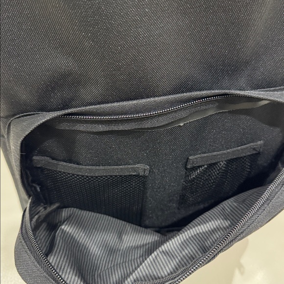 Herschel Supply Company Classic Black Backpack (Approx 12”Wx 7”D x18” H) - Picture 7 of 14